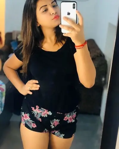 Curti Escorts